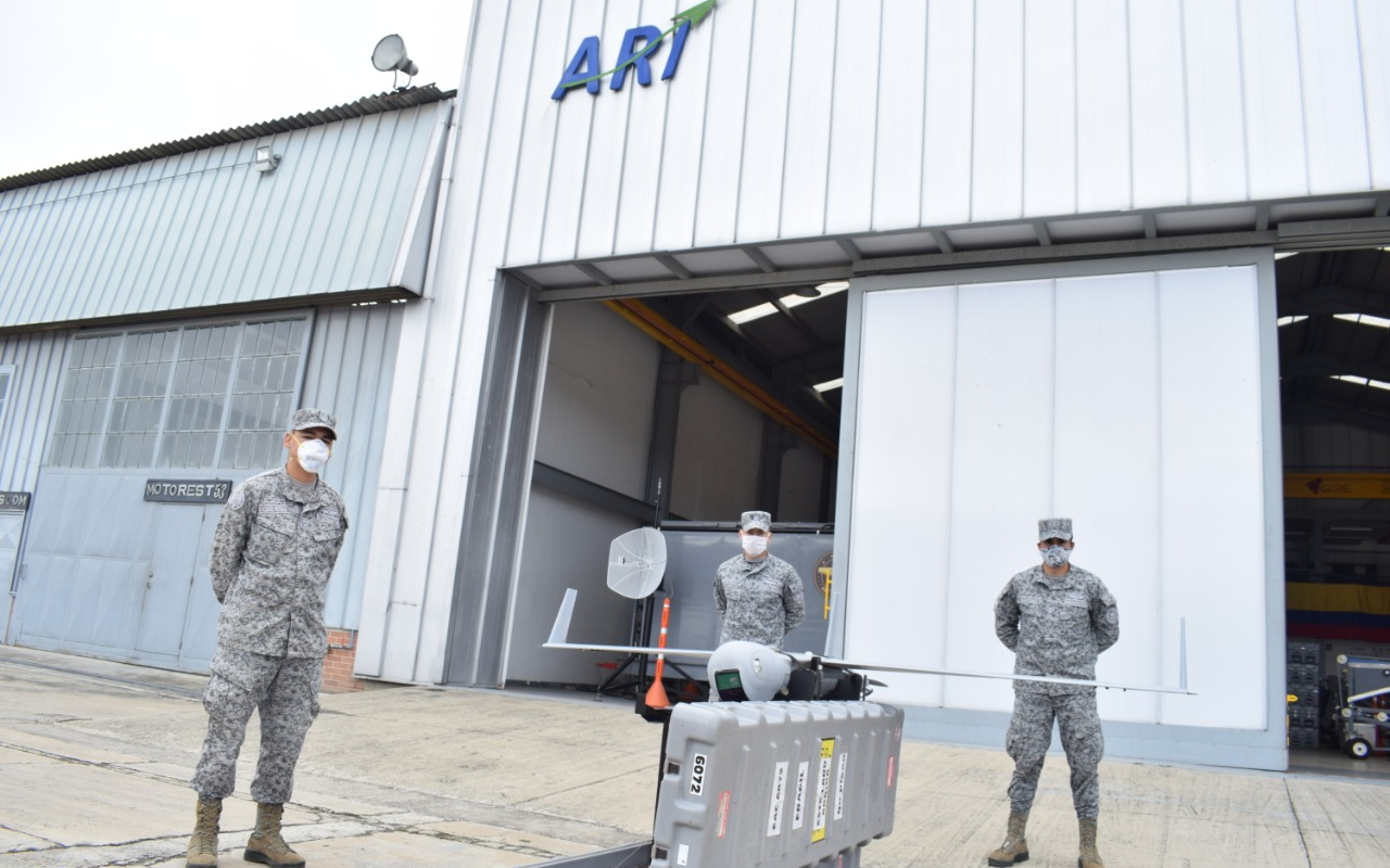 Con 96 años de existencia y siendo la unidad más antigua de la Fuerza Aérea Colombiana, el Comando Aéreo de Mantenimiento se ha destacado por sus capacidades distintivas al efectuar mantenimiento de nivel I, II y III a las diferentes aeronaves de ala fija y rotatoria de la Institución.  Pero también ha evolucionado de acuerdo con la adquisición de nuevas tecnologías para el cumplimiento de la misión. Es así, como en 2005 la Fuerza Aérea Colombiana adquirió las primeras Aeronaves Remotamente Tripuladas ART p