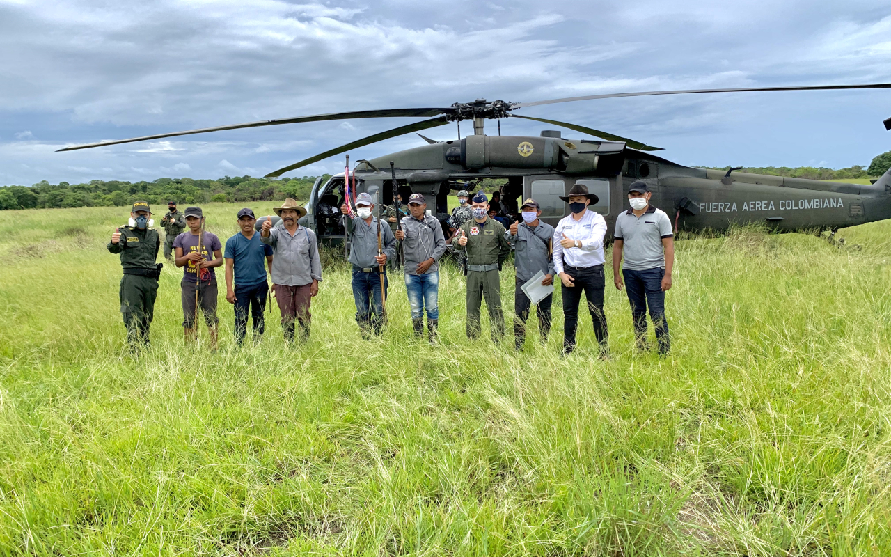 Un vuelo cargado de ayudas para Caño Mochuelo