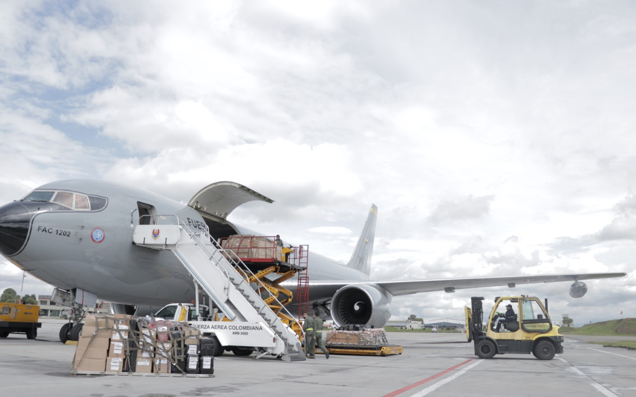 CATAM continua transportando ayudas 