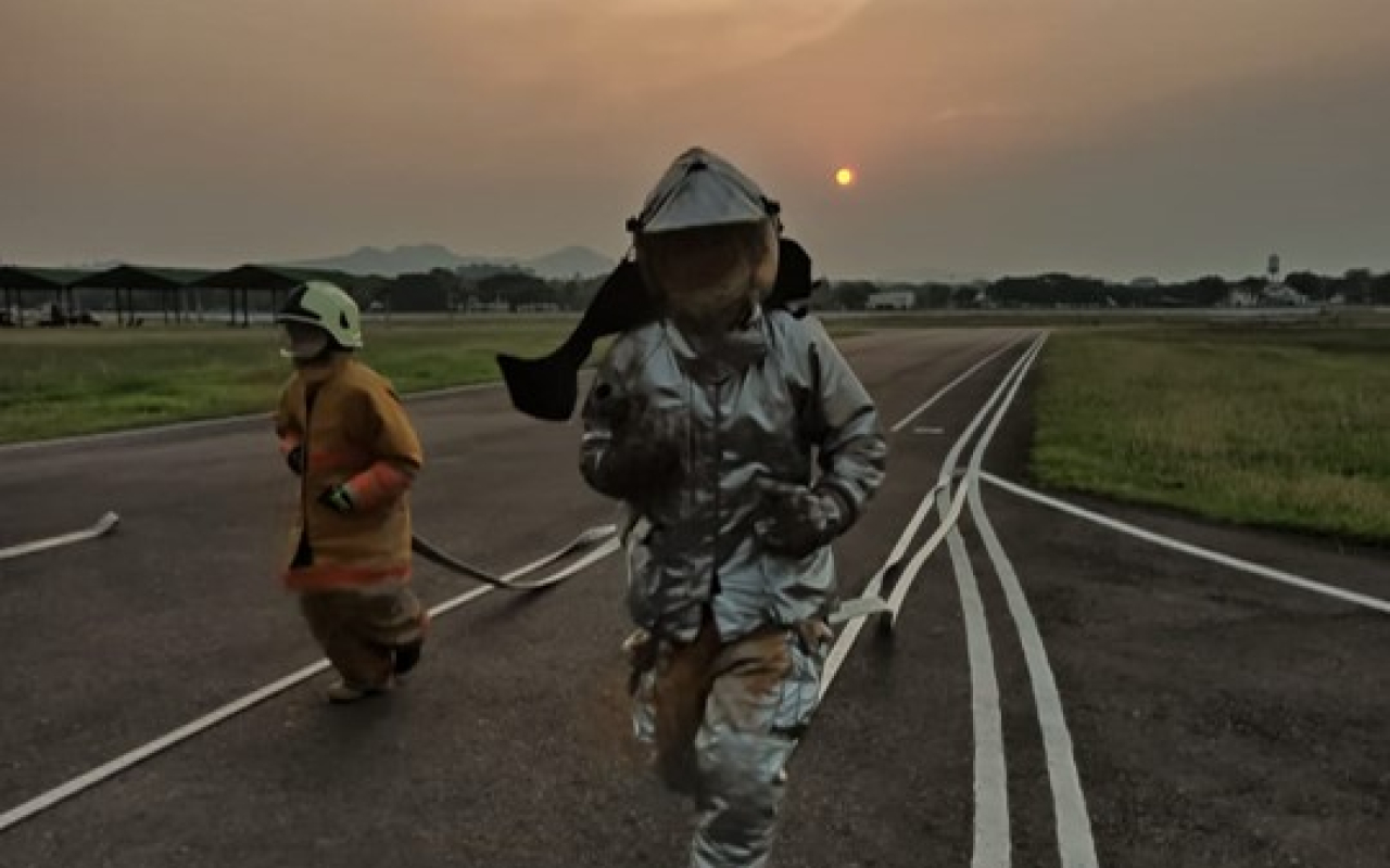 Con éxito culmino el curso de Bombero aeronáutico en el CACOM-1