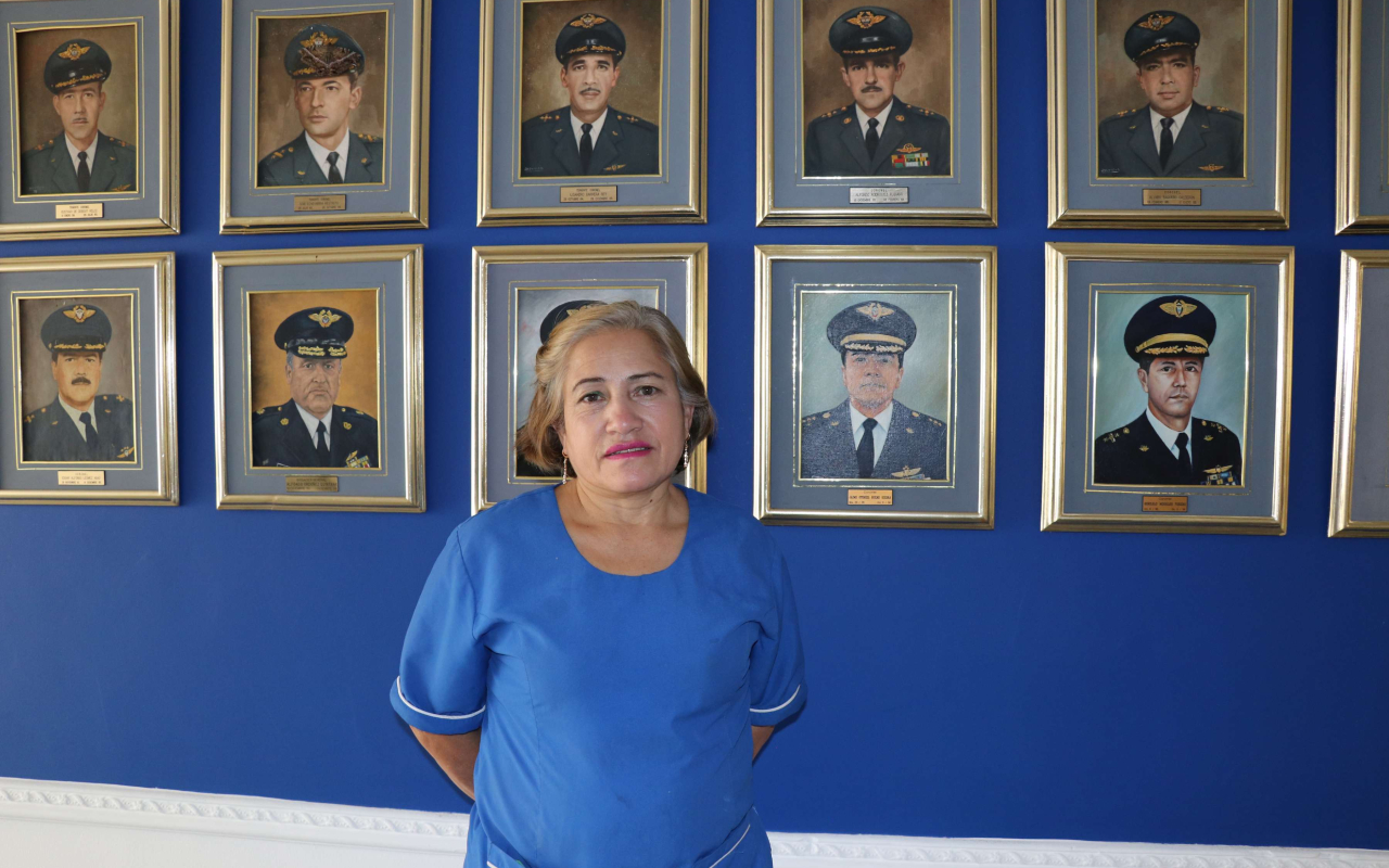 Dedicación y años de servicio a la Familia Aérea