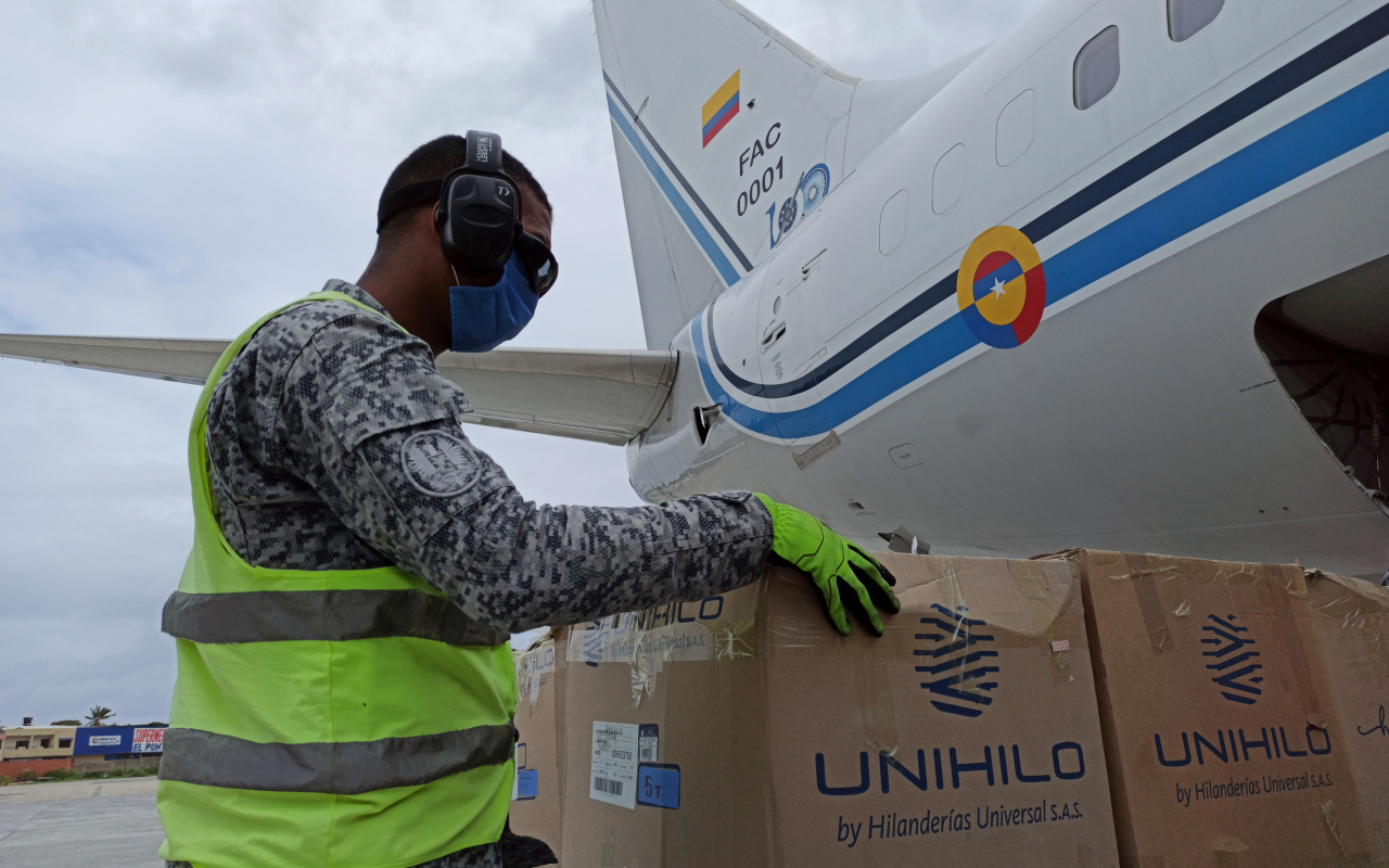 Avión presidencial trasladó kits pedagógicos para el Archipiélago de San Andrés