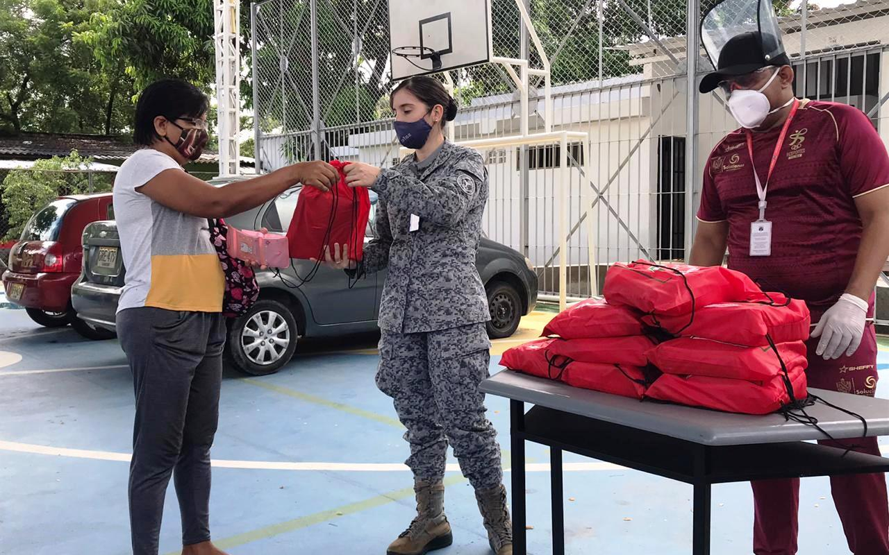 Cientos de kits escolares se siguen entregando en Flandes, Tolima 