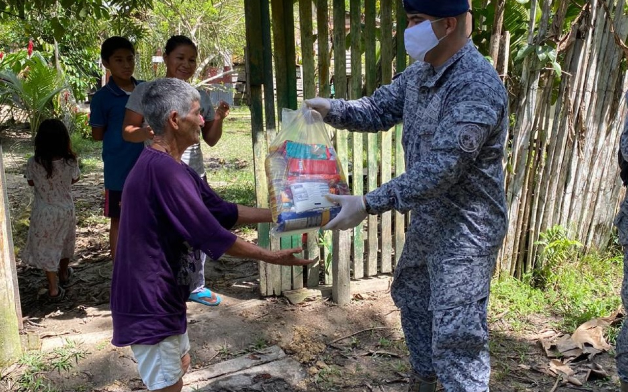 65 familias de Leticia recibieron ayudas para contrarrestar los estragos del Covid-19