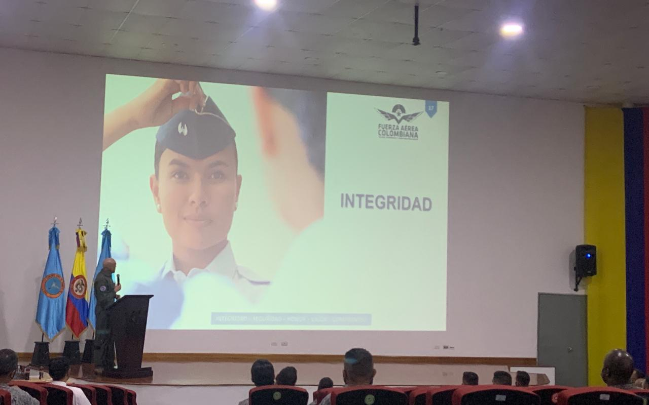 Integridad, es el principio fundamental de los hombres y mujeres de su Fuerza Aérea Colombiana