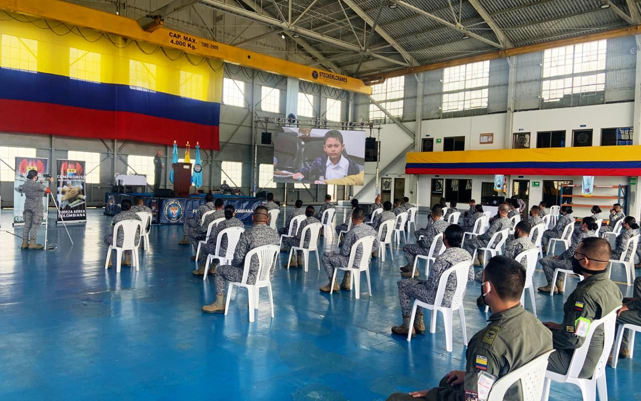 Principios y valores fundamentales en los integrantes de su Fuerza Aérea Colombiana, "Integridad Primero"