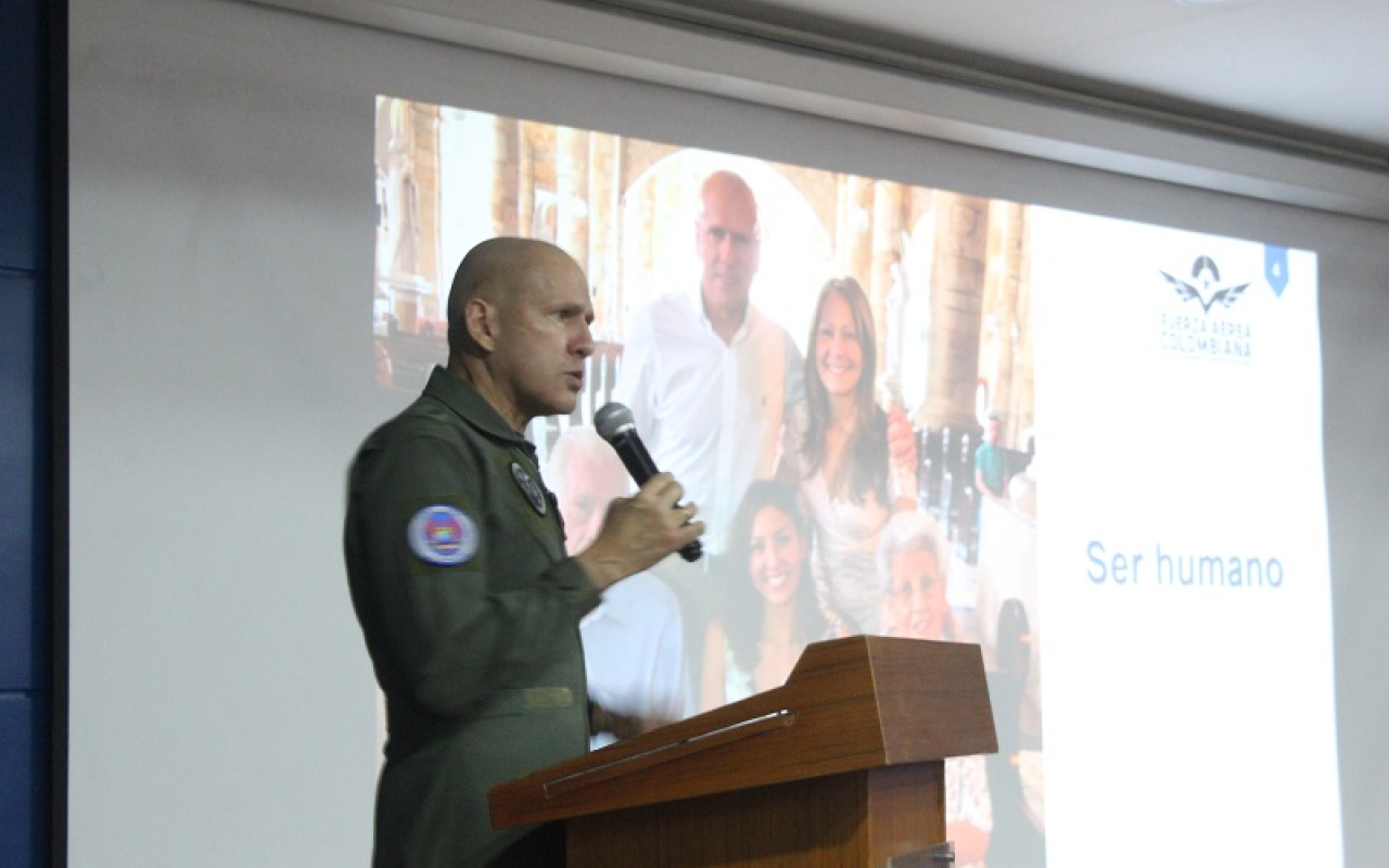 La Integridad, uno de los valores de su Fuerza Aérea Colombiana para servir a la nación