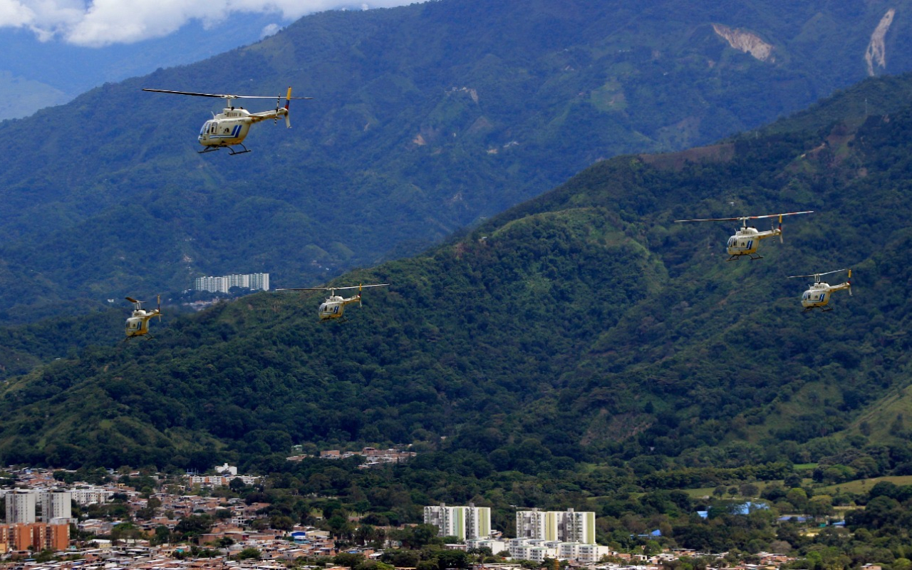 La Fuerza Aérea Colombiana celebró por lo alto los 470 años de fundación de la ciudad de Ibagué 