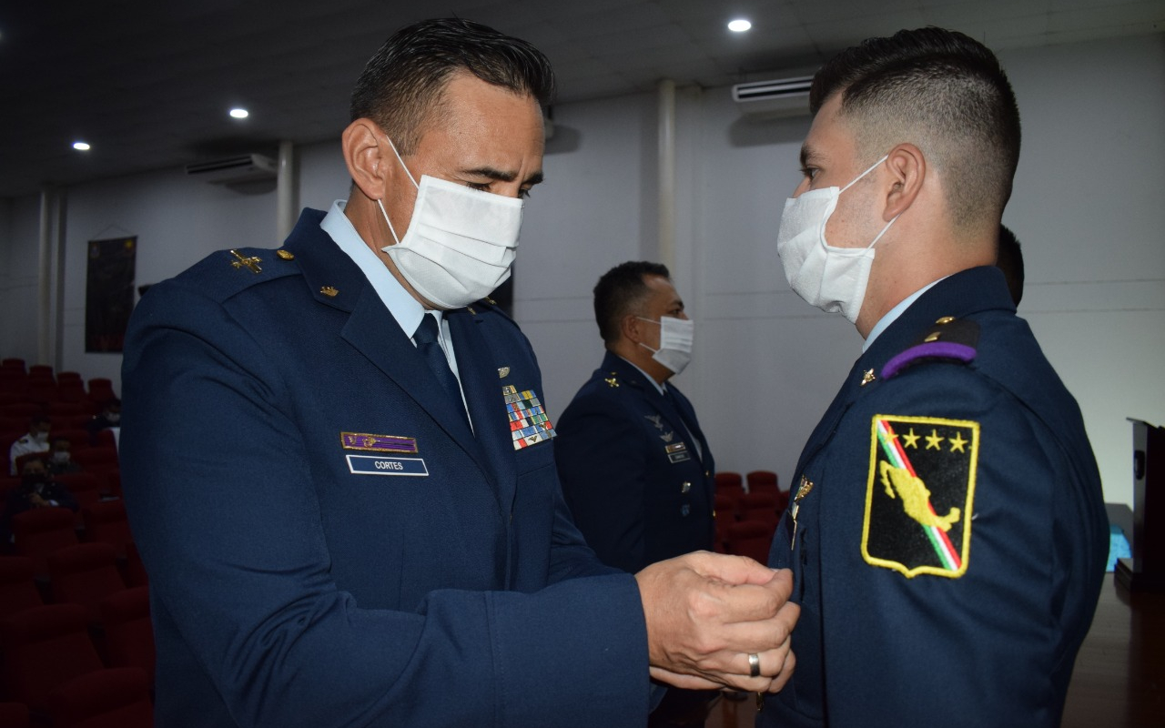 Escuela de Helicópteros para las Fuerzas Armadas gradúa nuevos Pilotos de El Salvador, México y Colombia   