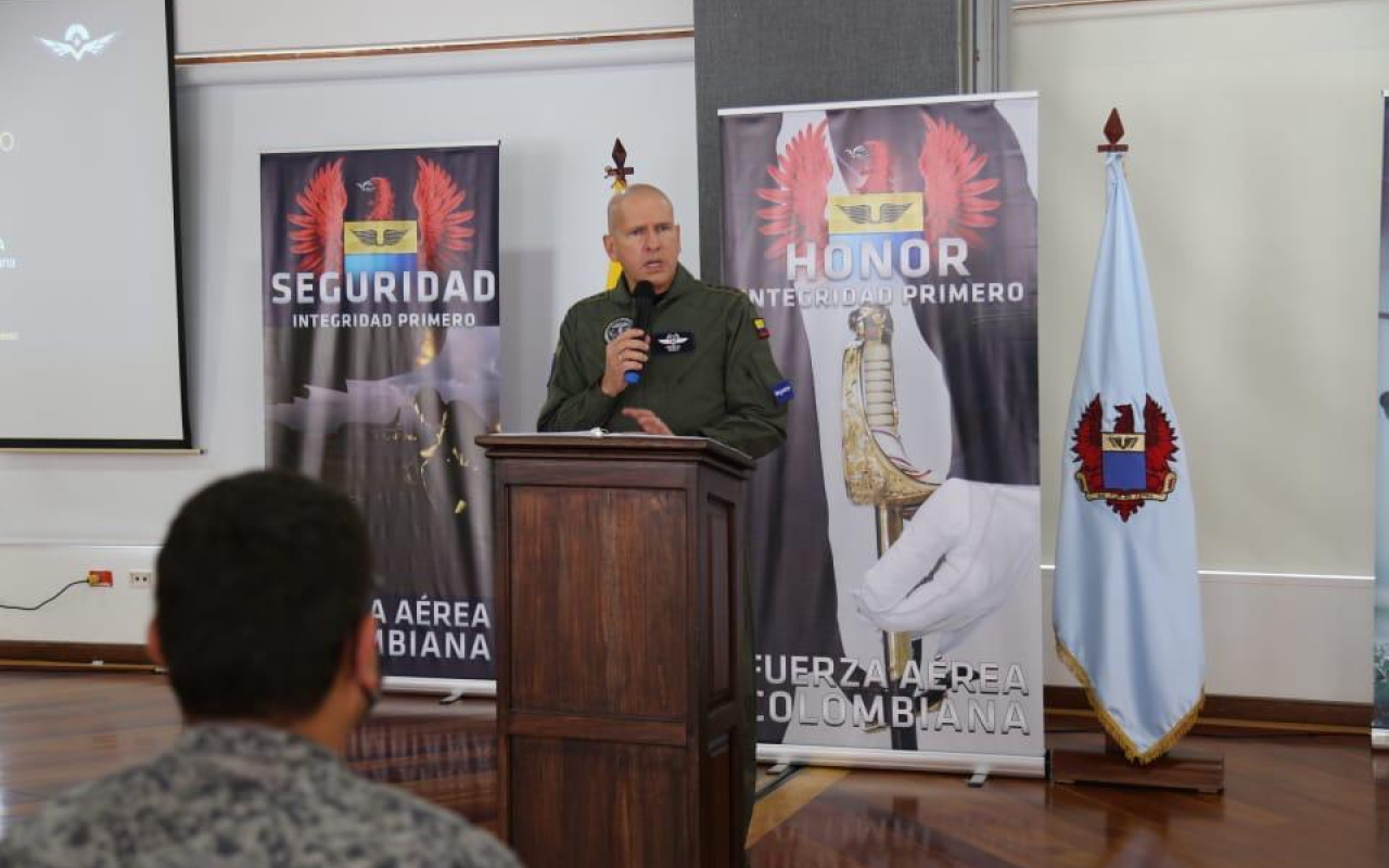 Integridad Primero en la Fuerza Aérea Colombiana