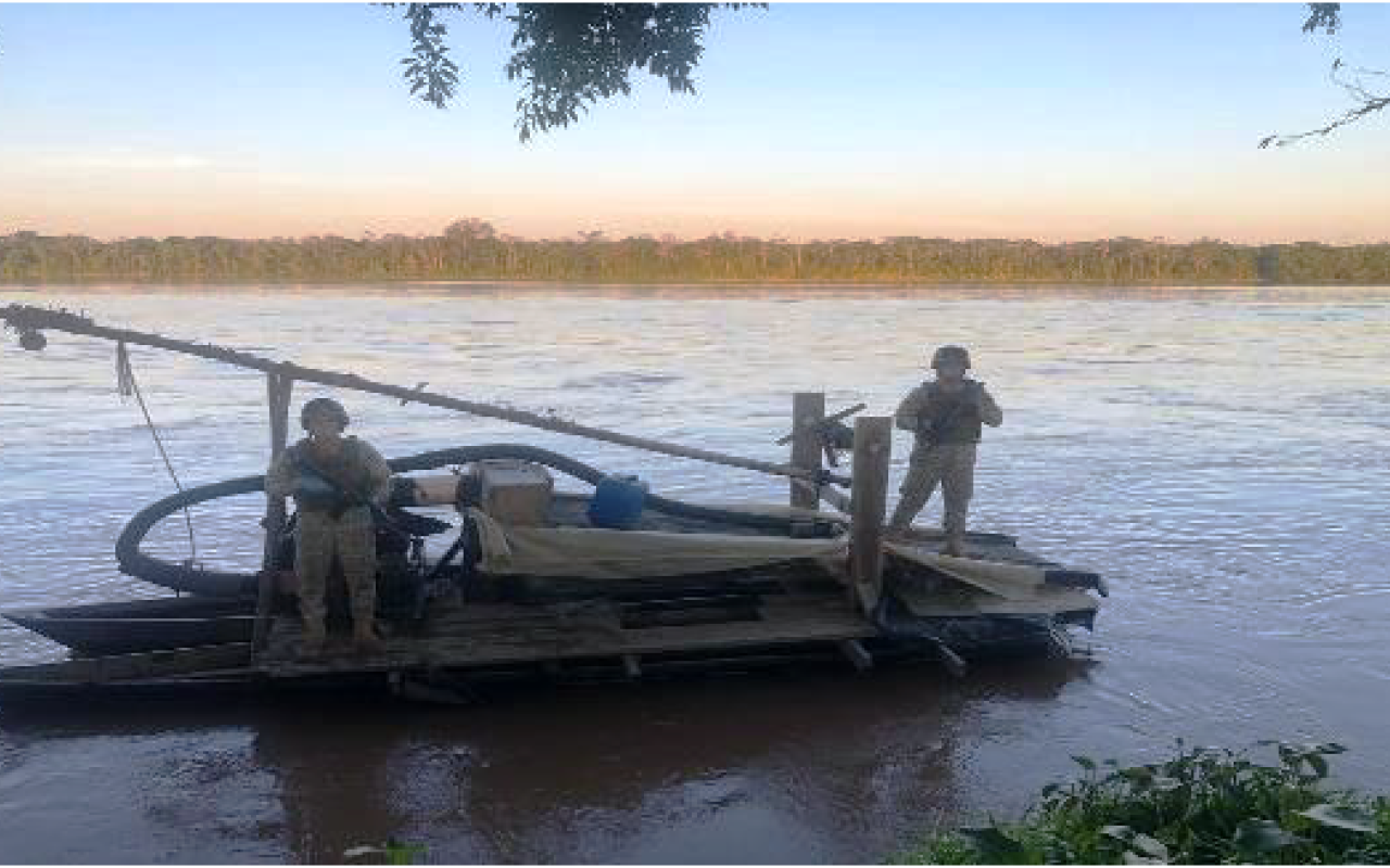 Operación contra la minería ilegal en el río Caquetá