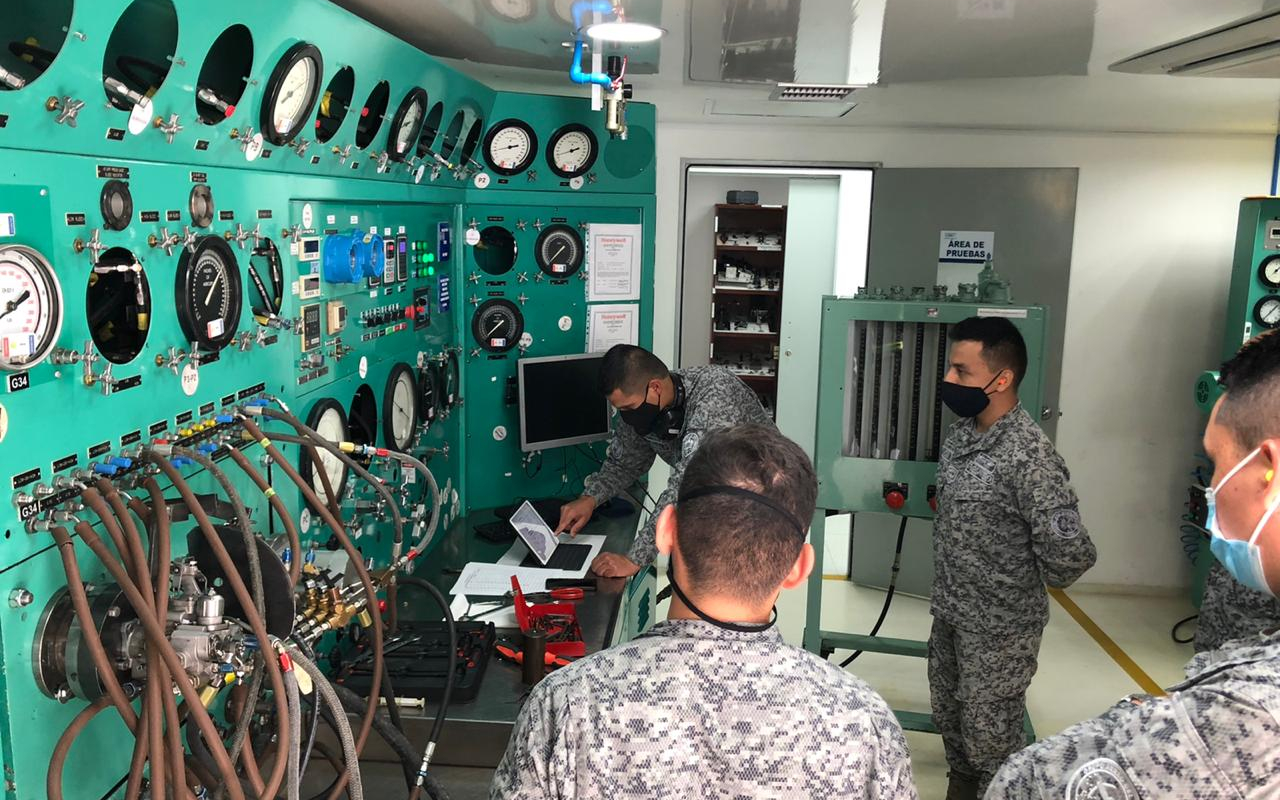 Suboficiales se capacitan en Reglaje en Unidades de Control de Combustible