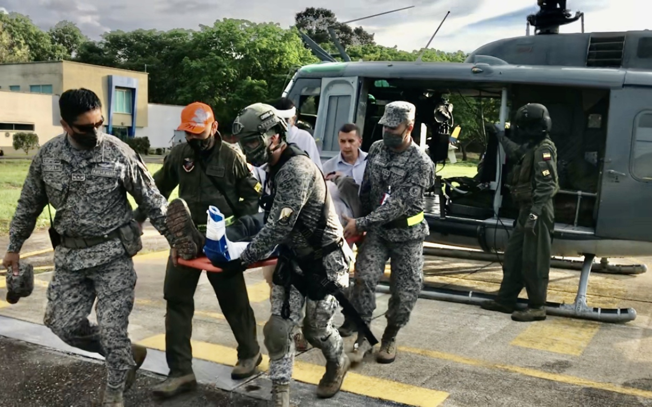 Fuerza Aérea Colombiana realiza evacuación aeromédica en el Carmen de Apicalá.