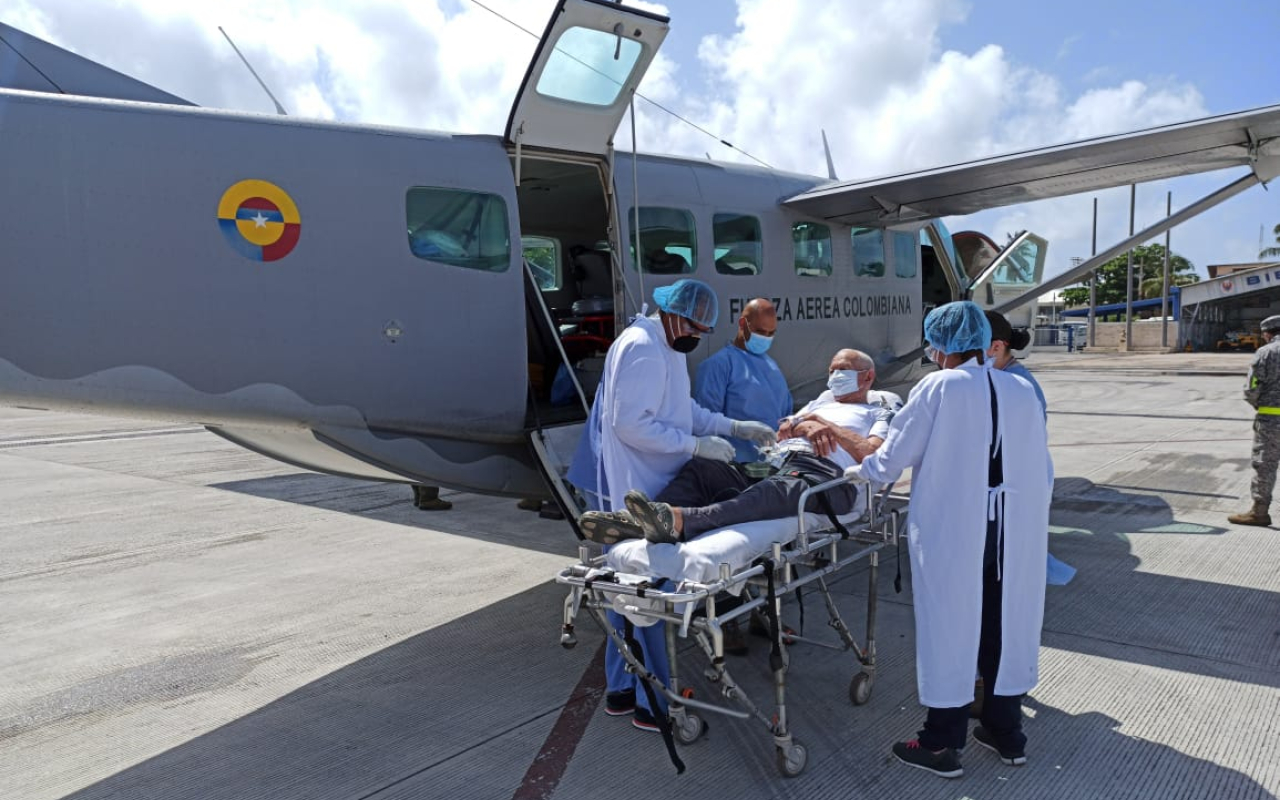 Enfermeros militares: desde los cielos combaten el COVID-19 y otras enfermedades