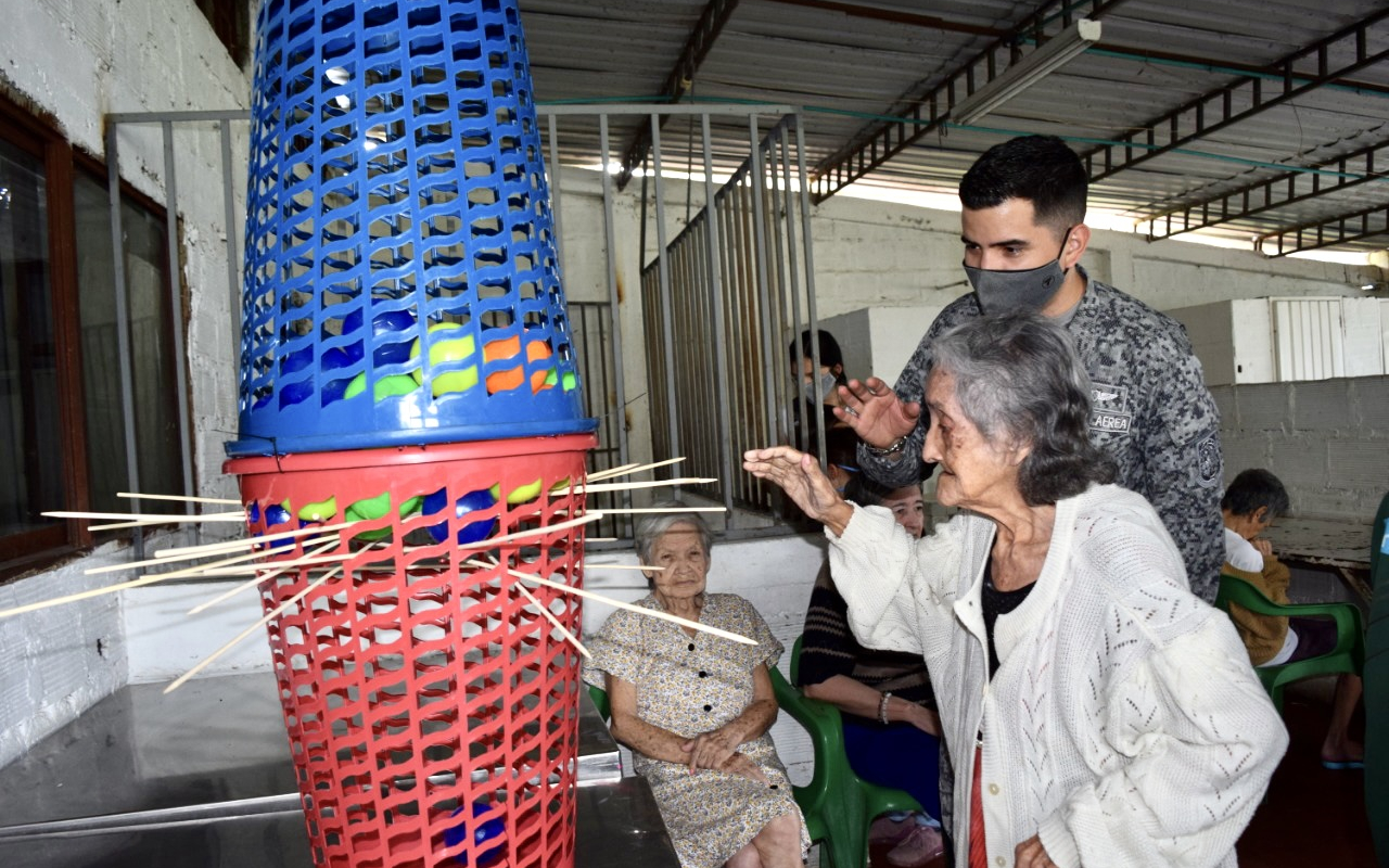 Una tarde de juegos y sonrisas se vivió en el hogar para el adulto mayor “Santa Ana” 