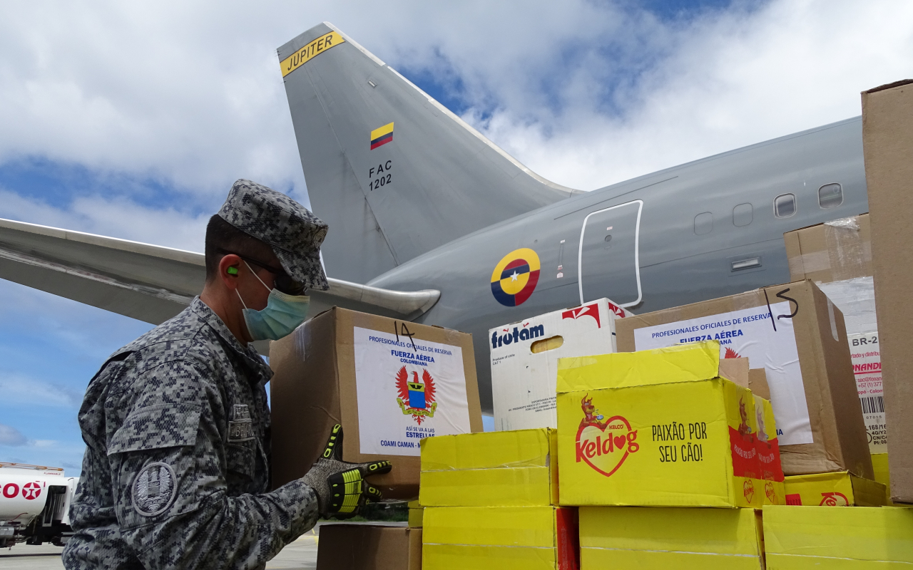 Llegan ayudas humanitarias a las poblaciones vulnerables por el paso del huracán ETA en San Andrés Islas