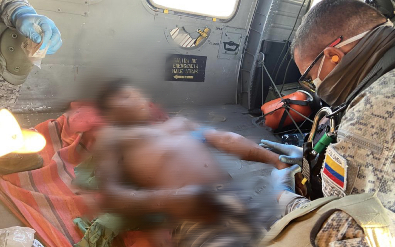 Dos Indígenas heridos fueron evacuados por su Fuerza Aérea en Antioquia