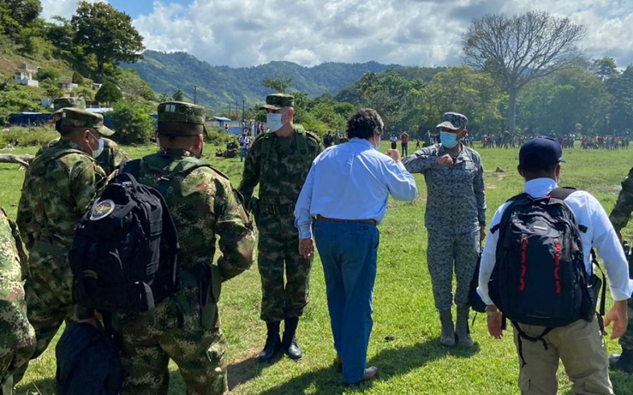 La Fuerza Aérea Colombiana participó del consejo de seguridad en Montecristo
