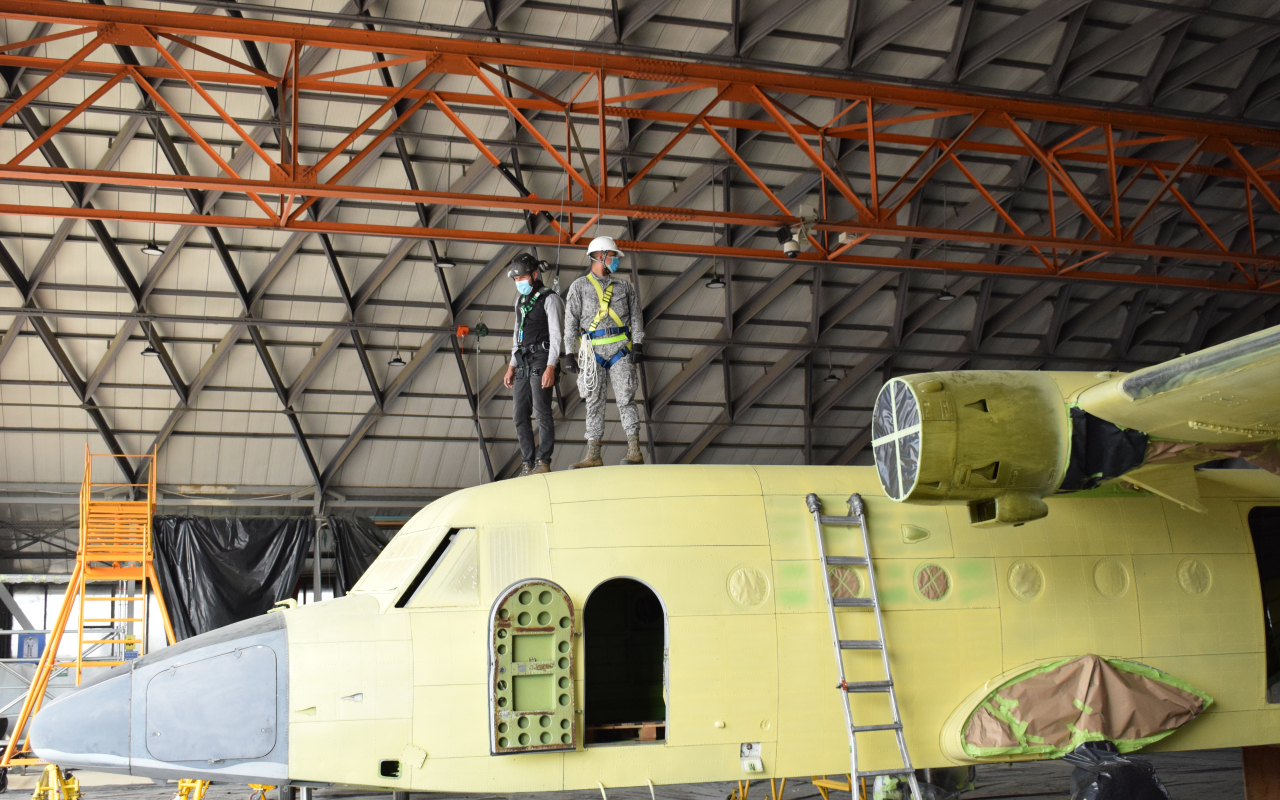 Comando Aéreo de Mantenimiento implementa sistema de protección contra caídas