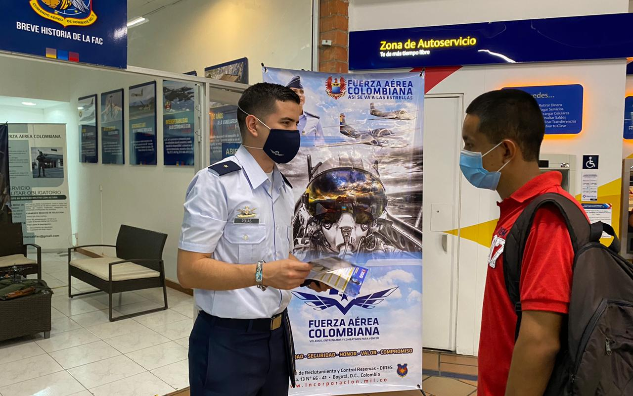 En Cali se conmemoró junto a la comunidad los 101 años de su Fuerza Aérea Colombiana