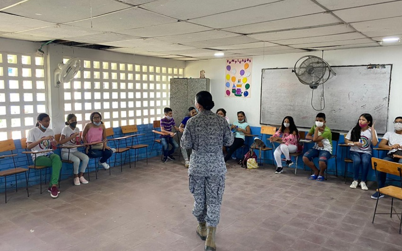 Jóvenes malamberos, iniciaron un proyecto educativo con la Fuerza Aérea Colombiana
