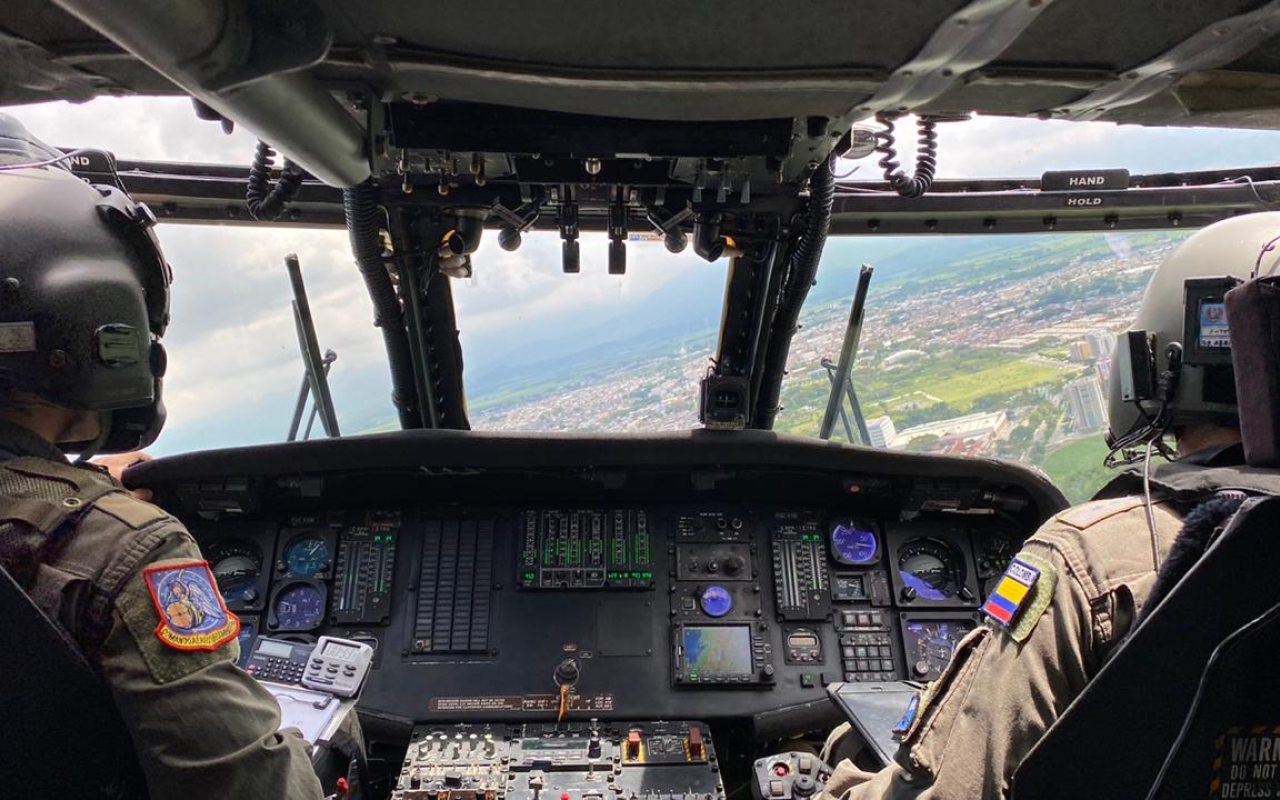 Viaje seguro con su Fuerza Aérea Colombina este fin de año