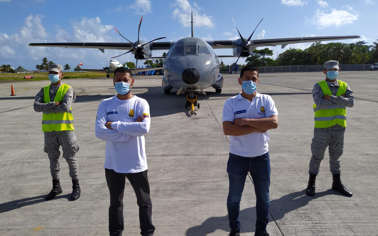 Fuerza Aérea y UNGRD en un esfuerzo mancomunado para la reconstrucción del Archipiélago 