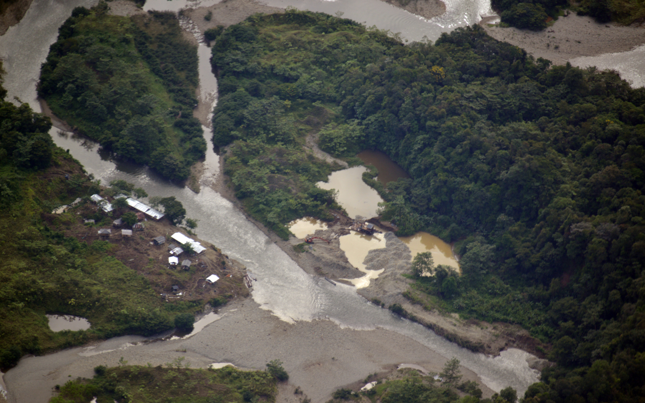 Explotación ilícita de yacimientos mineros, un fenómeno que se combate en el suroccidente del país   