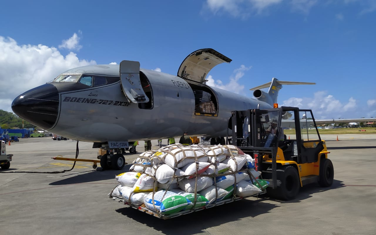 El Boeing 727 ‘Vulcano’ continúa transportando ayudas humanitarias hacia el Archipiélago