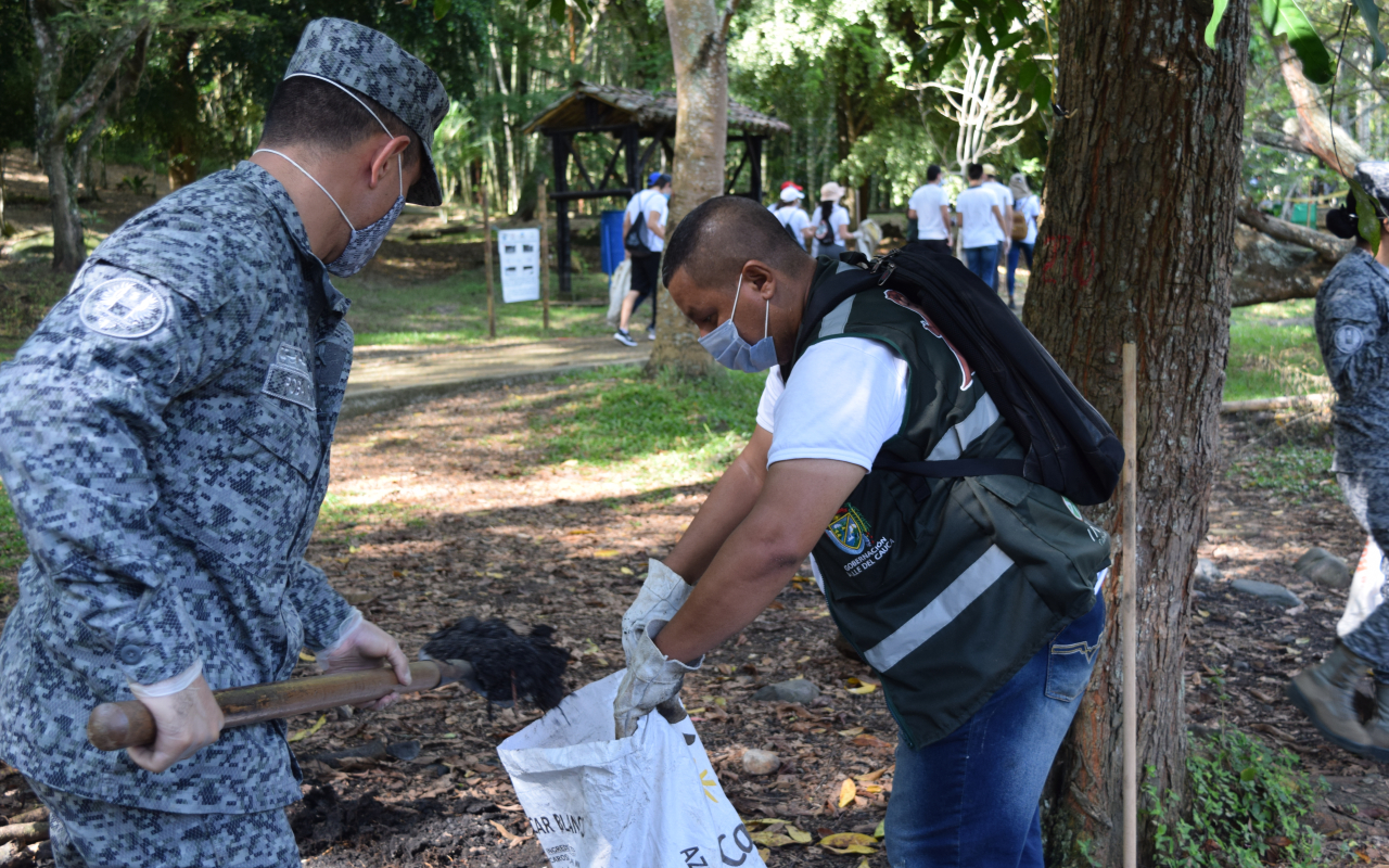 Protección de ecosistemas con el apoyo de la Fuerza Aérea