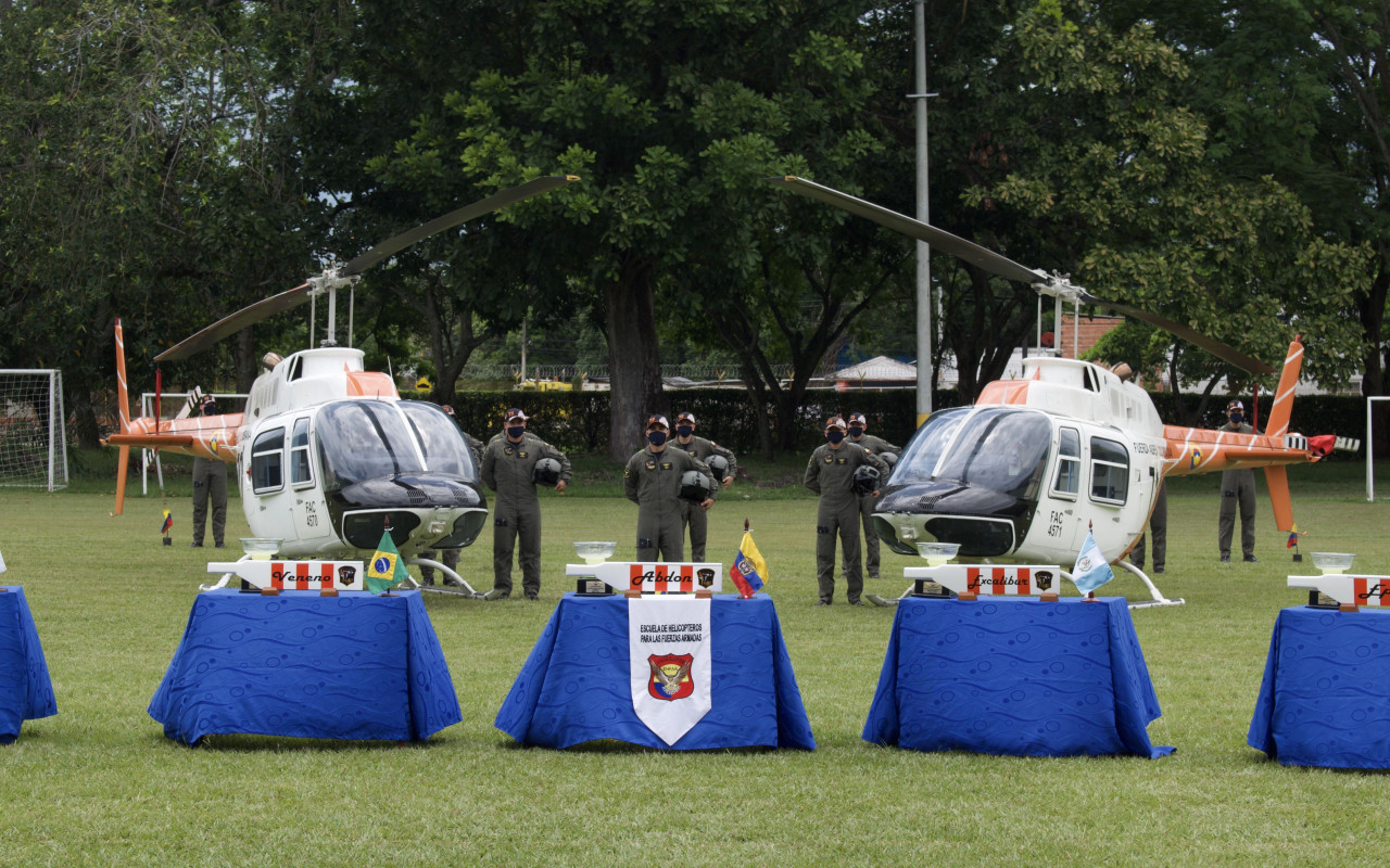 Alféreces de su Fuerza Aérea Colombiana tuvieron por primera vez su ‘Vuelo Solo’ como pilotos militares