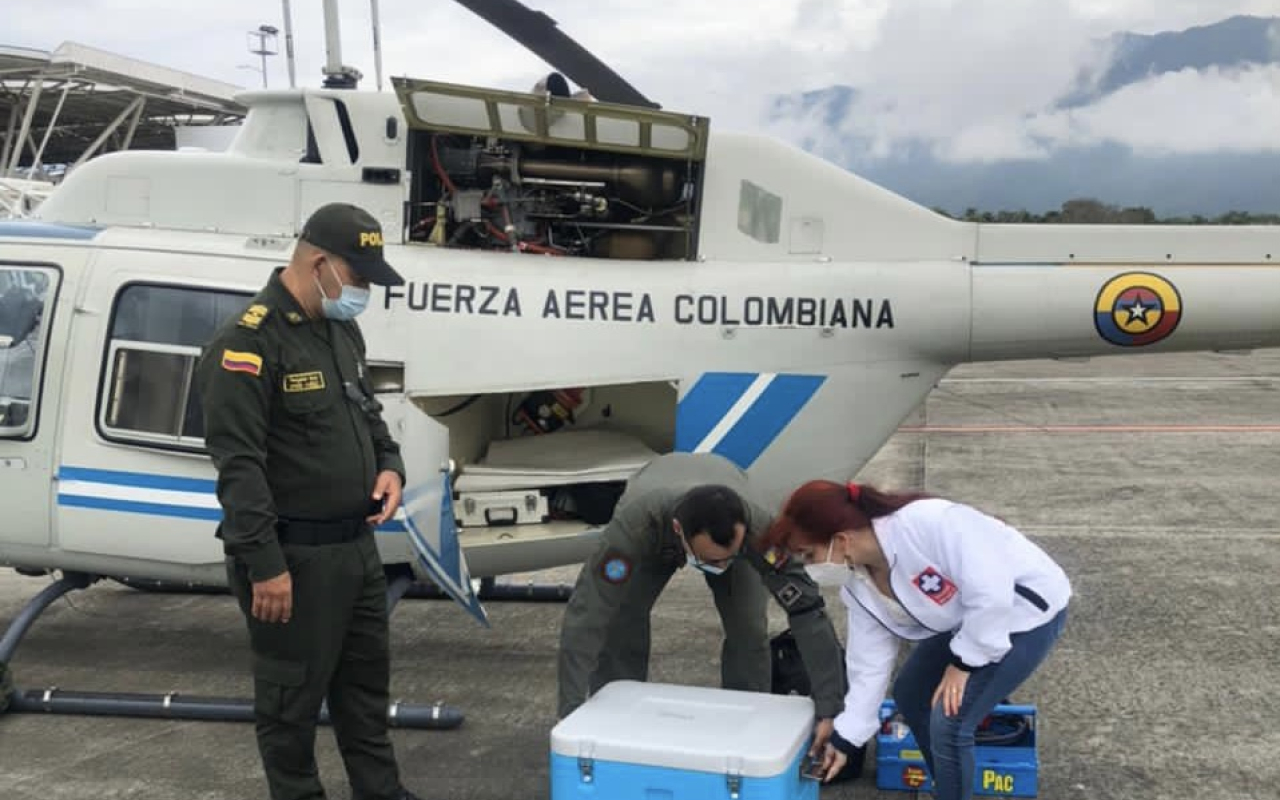 Más de 5500 vacunas contra el COVID-19 han sido transportadas por su Fuerza Aérea en el Tolima