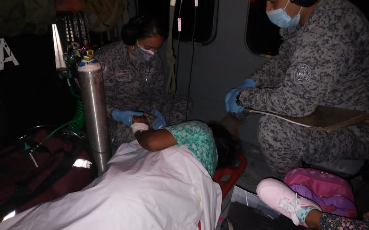En Cauca, mujer indígena en delicado estado de salud, fue trasladada en helicóptero de su Fuerza Aérea