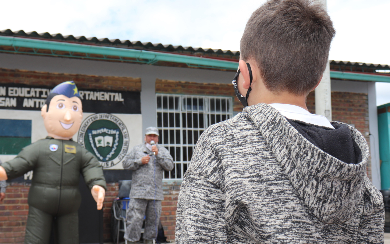 Comando Aéreo de Mantenimiento entrega obra del Plan Corazón Amigo en Tausa, Cundinamarca