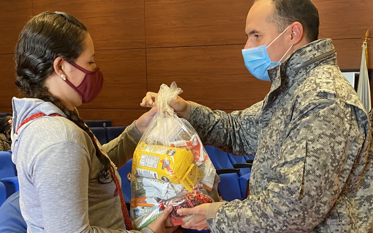 90 familias fueron beneficiadas por su Fuerza Aérea Colombiana 