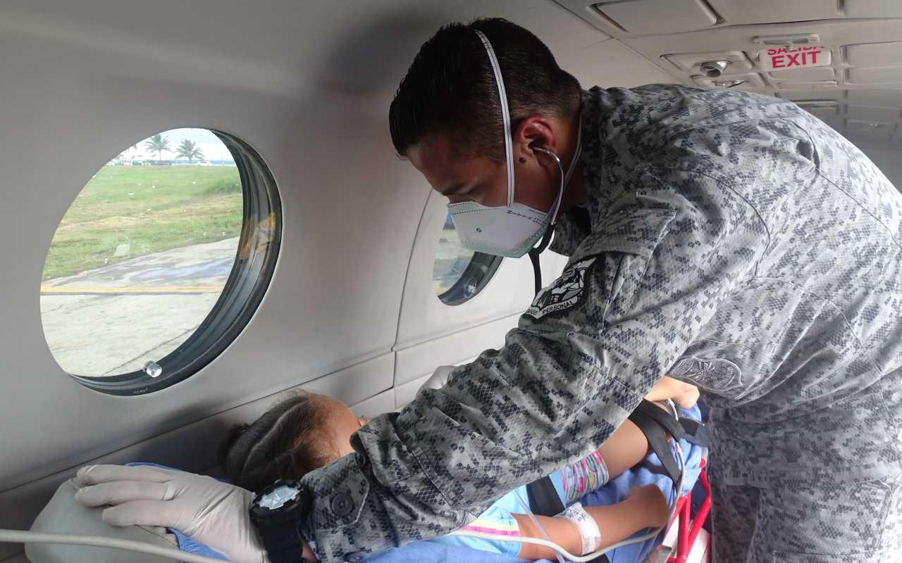 Garantizando una atención médica oportuna, menor de 6 años fue trasladada por su Fuerza Aérea hacia Barranquilla 