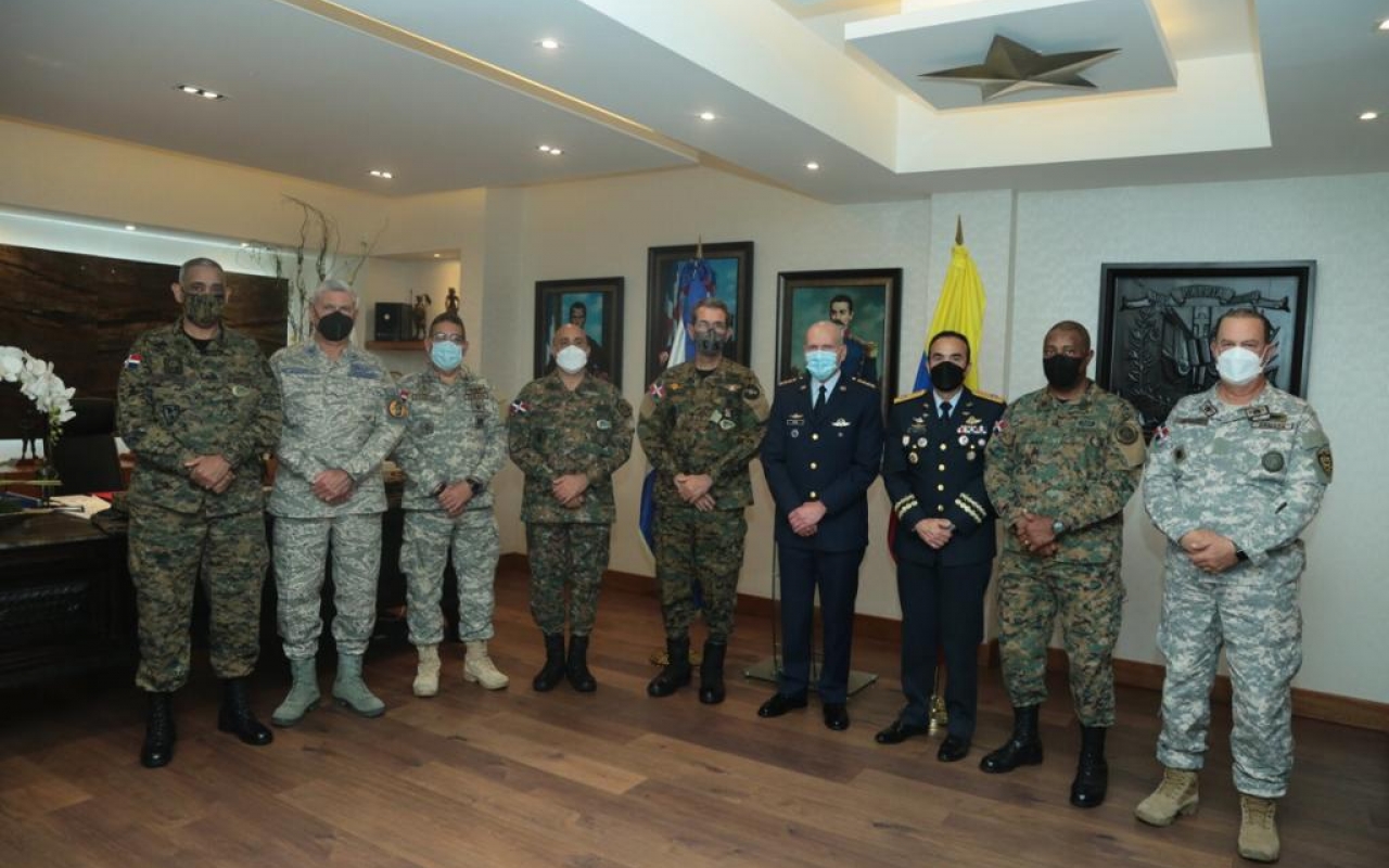 Visita geoestratégica del Comandante de la Fuerza Aérea Colombiana a República Dominicana