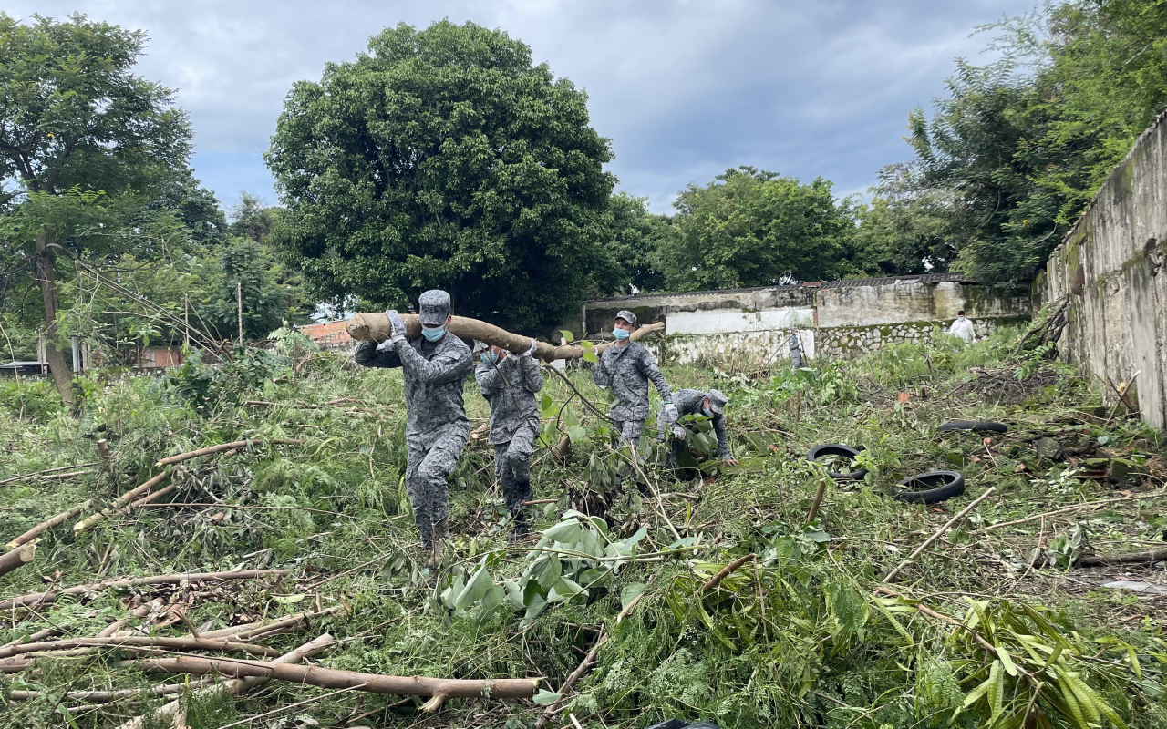 Jornada de limpieza y embellecimiento en el barrio Aereocivil, Yopal, Casanare