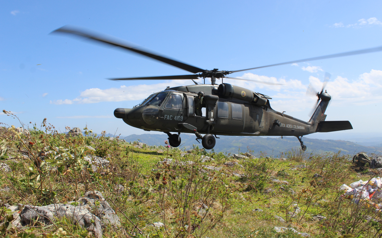La importante misión de UH-60 Black Hawk y el C-208 Caravan en el Oriente Colombiano
