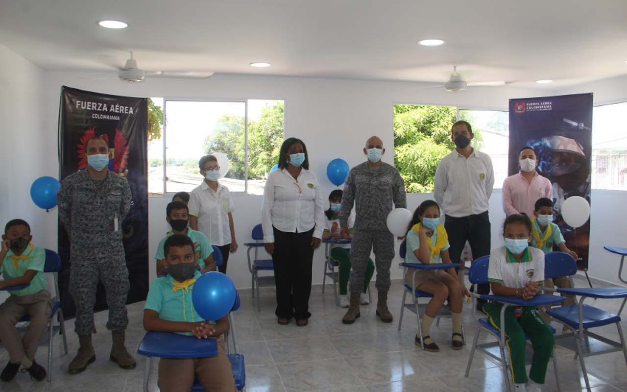 Un aula nueva para 25 niños malamberos