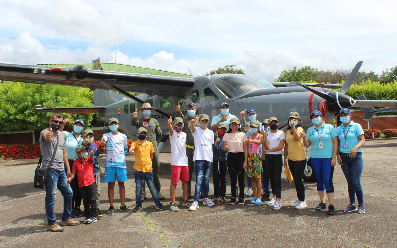 Niños y jóvenes de Yopal vivieron una mañana más cerca de su Fuerza Aérea Colombiana