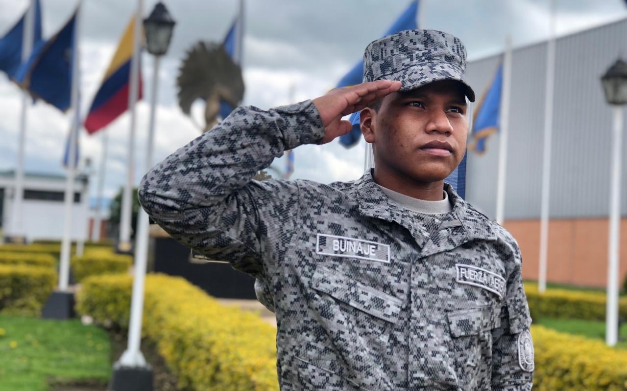 Pertenezco a la etnia Uitoto y me siento orgullo de ser soldado de la Fuerza Aérea 