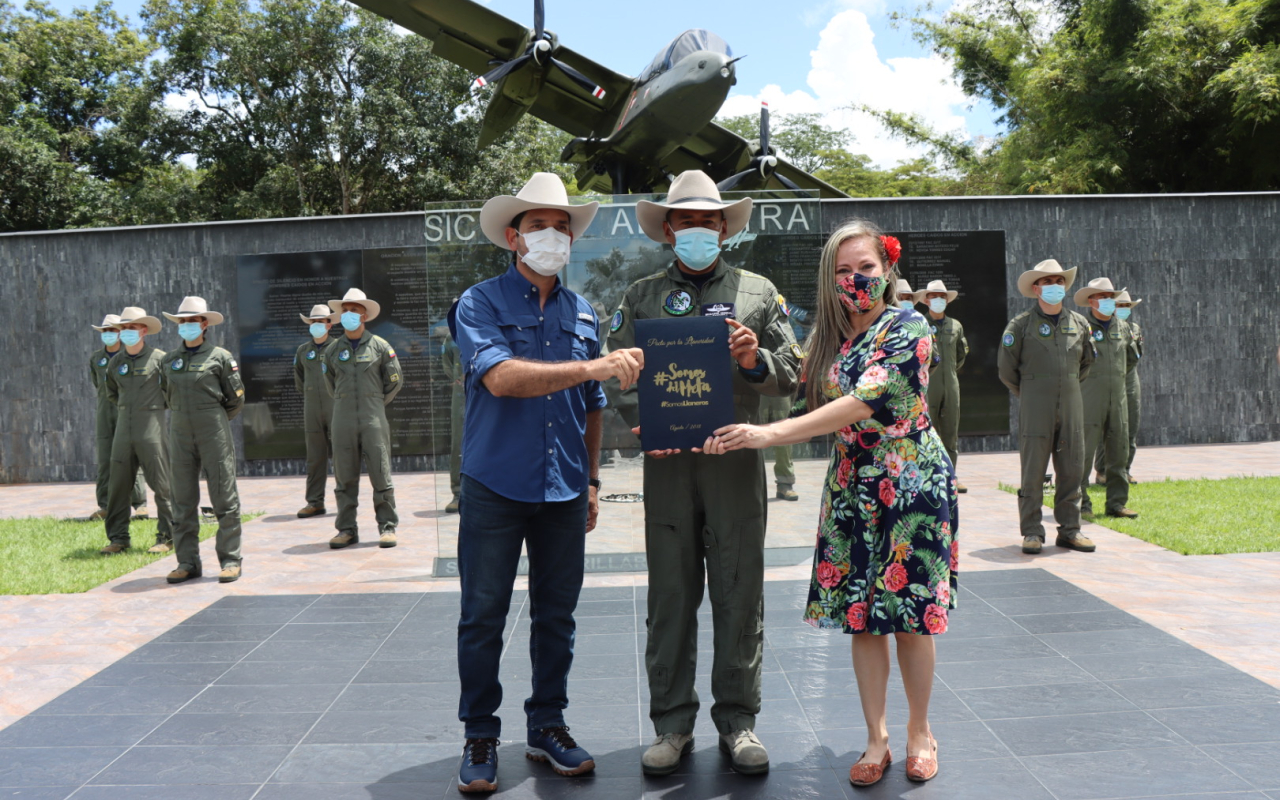 Con emotivo evento, símbolo llanero se incorpora a uniforme de su Fuerza Aérea en el Meta