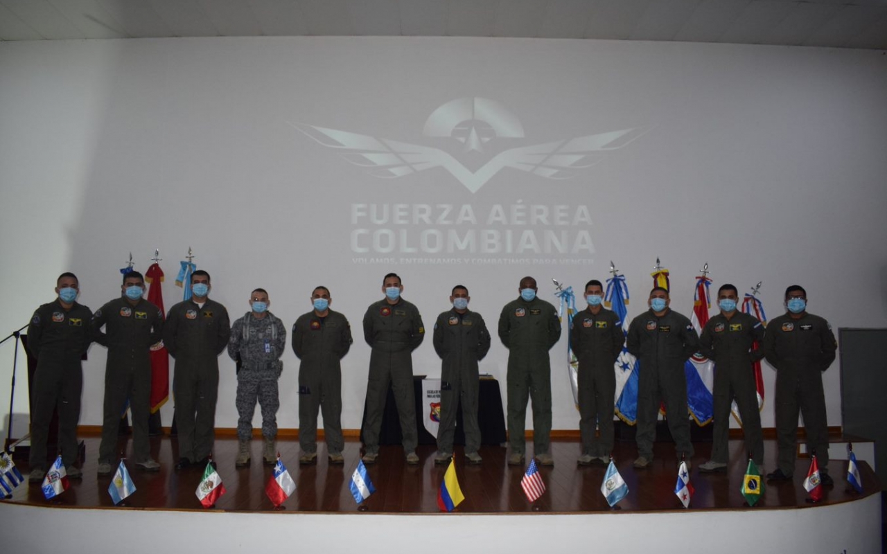 Curso TER de alumnos internacionales fueron capacitados por su Fuerza Aérea Colombiana