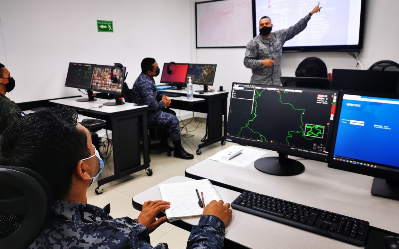 Entrenamiento y capacitación constante en Defensa Aérea