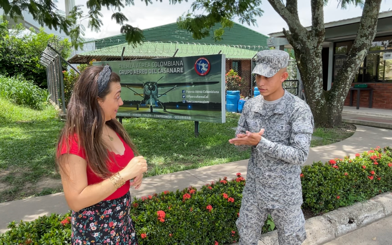 Soldados del Grupo Aéreo del Casanare se certificaron en curso básico en lengua de señas 