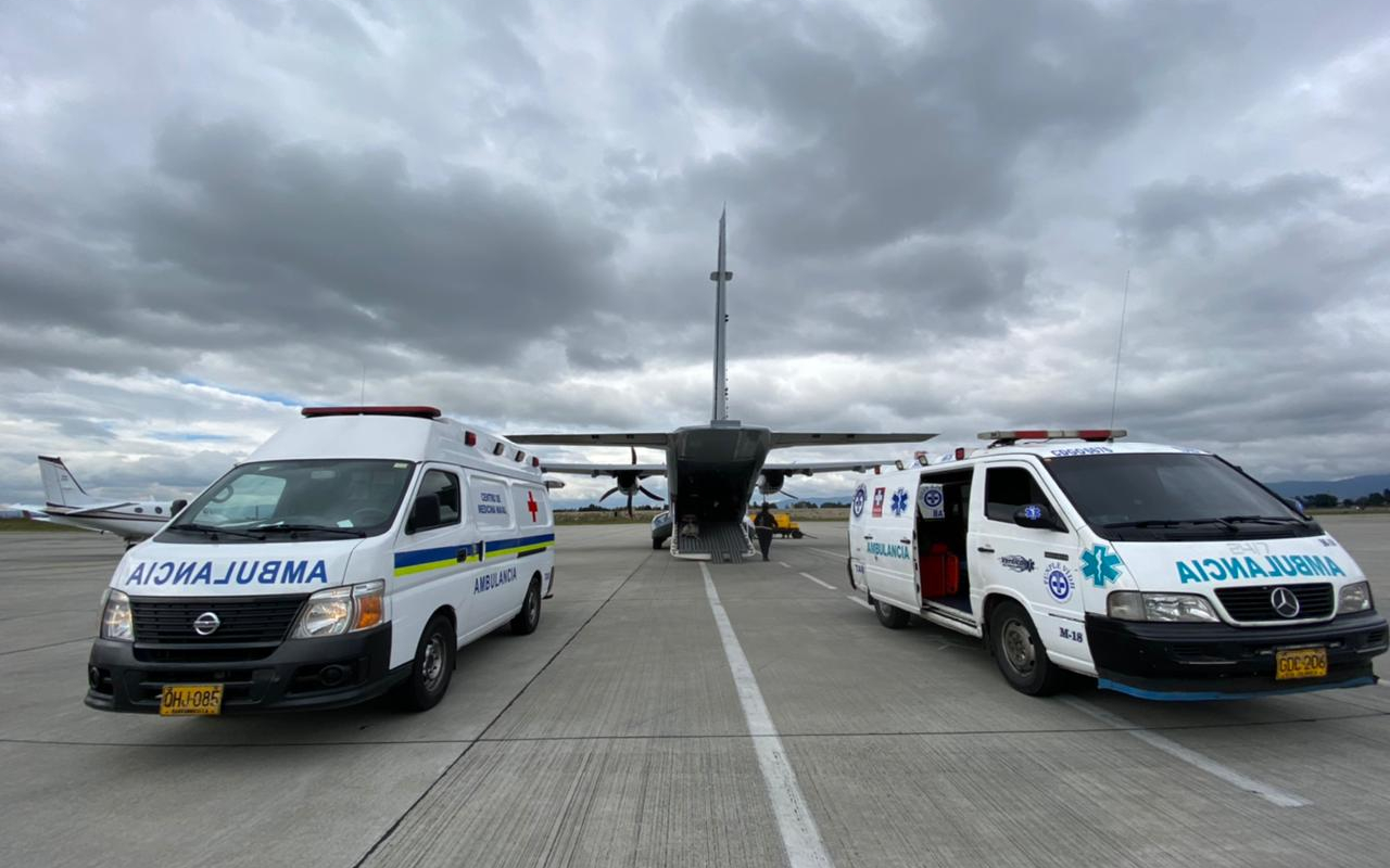 Doble traslado aeromédico a pacientes con problemas de salud fue realizado por su Fuerza Aérea 
