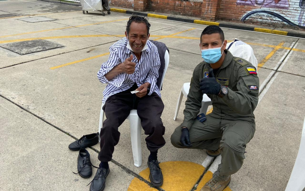 Habitantes de la calle son beneficiados por su Fuerza  