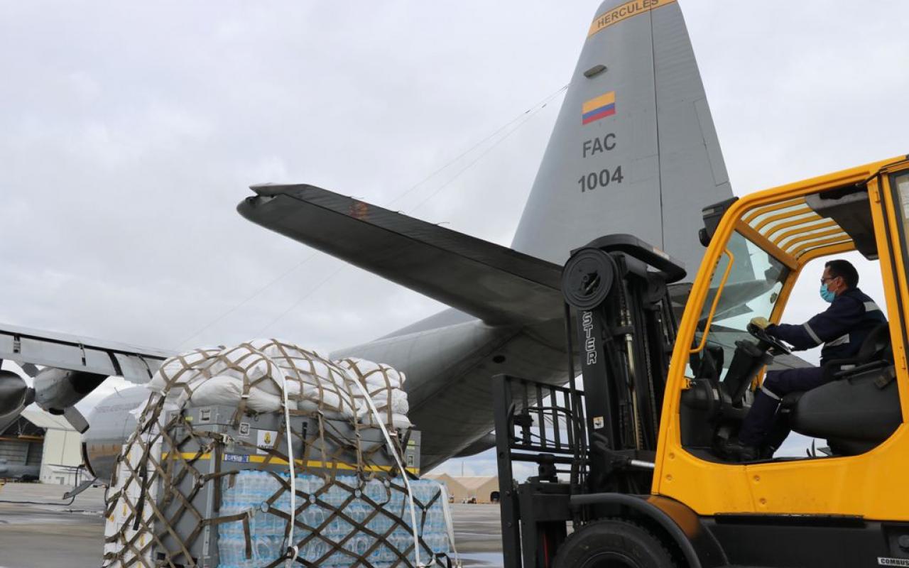 Solidaridad y compromiso nos unen a la población Haitiana, su Fuerza Aérea transporta ayudas humanitarias