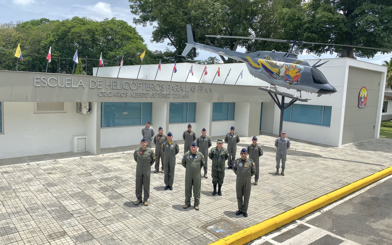 Segundo Comandante de la Fuerza Aérea Ecuatoriana visita al CACOM 4